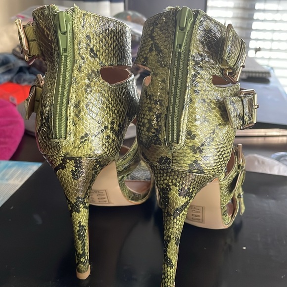 Green Snakeskin Sandal - Picture 4 of 4